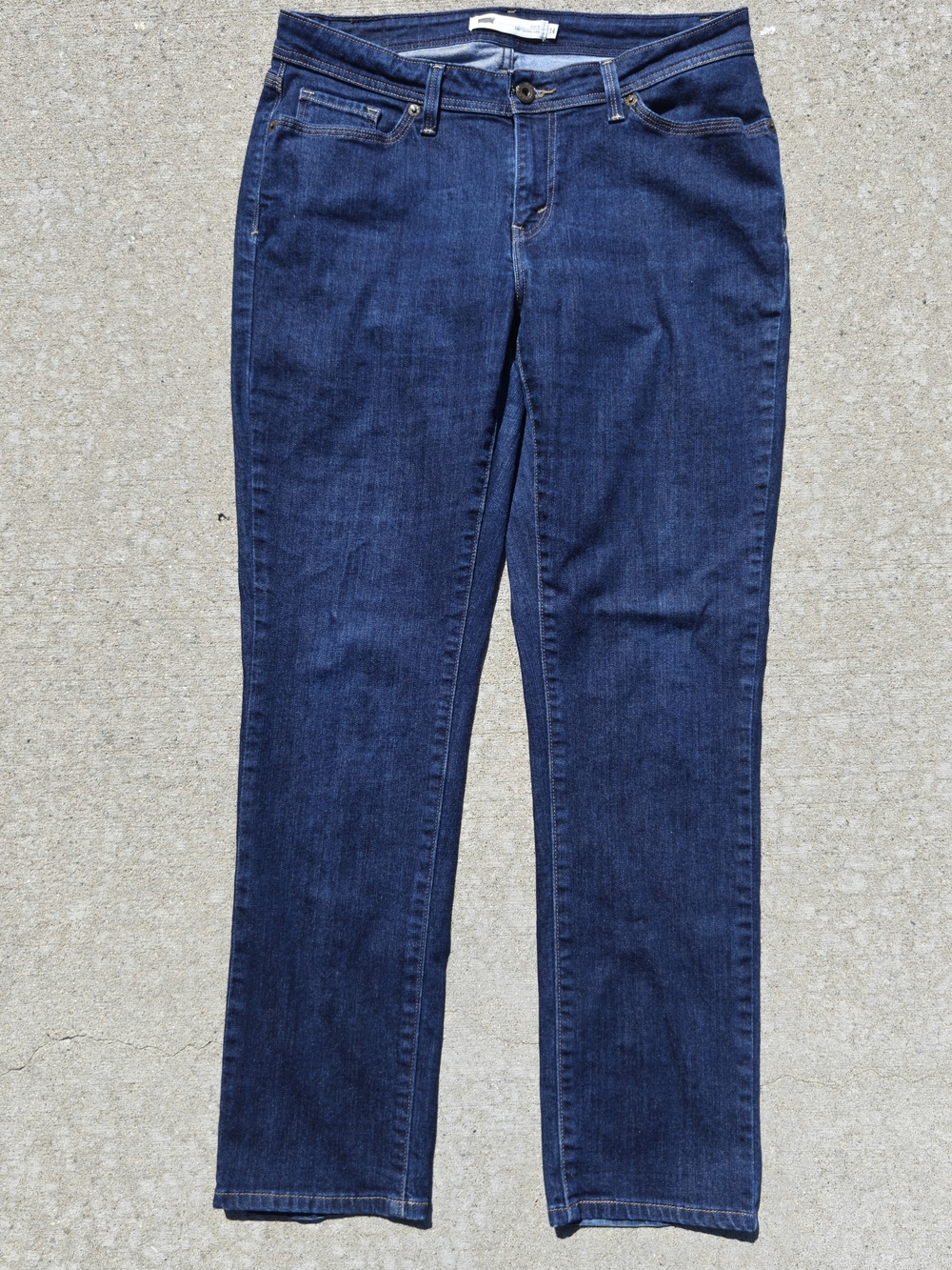 Levi's Women's 528 Curvy Skinny Leg Jeans - Size 14 32x32 Dark Wash Blue